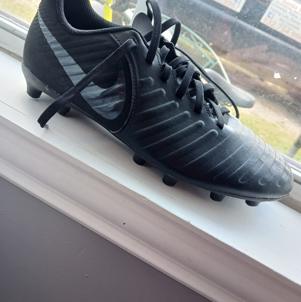 Soccer cleats